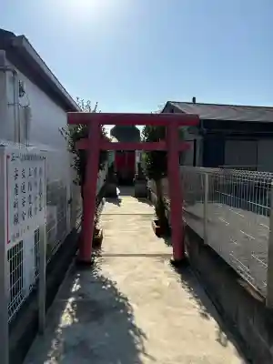 相模稲荷大明神の{uncategorized: "未分類", other: "その他", undefined: "問題あり", building: "その他建物", grave: "お墓", sacred_gate: "鳥居", guardian: "狛犬", statue: "像", buddha: "仏像", history: "歴史", nature: "自然", garden: "庭園", animal: "動物", pagoda: "塔", temizu: "手水舎", mountain_gate: "山門・神門", sanctuary: "本殿・本堂", subordinate: "末社・摂社", art: "芸術", scenery: "景色", jizo: "地蔵", ema: "絵馬", goshuin: "御朱印", omikuji: "おみくじ", items: "授与品その他", amulet: "お守り", goshuincho: "御朱印帳", eats: "食事", festival: "お祭り", votive_dance: "神楽", shichigosan: "七五三参", wedding: "結婚式", experience: "体験その他", initially: "初詣", around: "周辺", anti_infection: "感染症対策"}