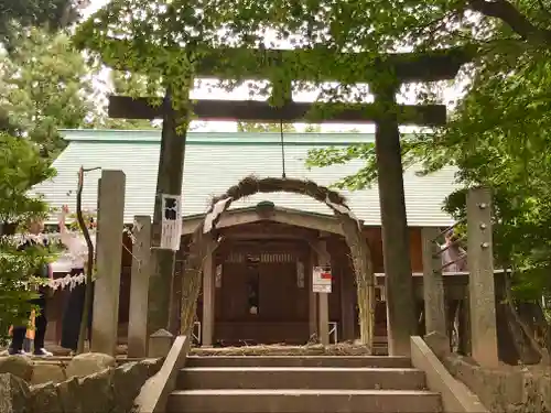 旦飯野神社の鳥居