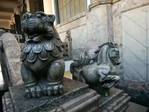 築地本願寺（本願寺築地別院）の狛犬