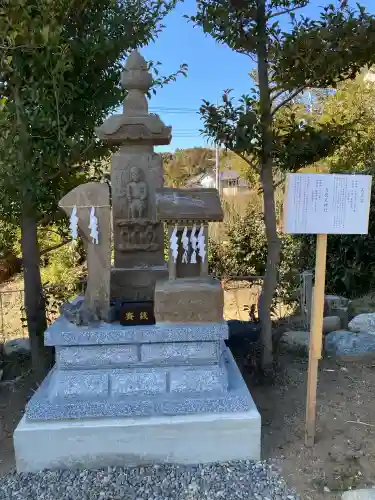 鶴峯八幡宮の{uncategorized: "未分類", other: "その他", undefined: "問題あり", building: "その他建物", grave: "お墓", sacred_gate: "鳥居", guardian: "狛犬", statue: "像", buddha: "仏像", history: "歴史", nature: "自然", garden: "庭園", animal: "動物", pagoda: "塔", temizu: "手水舎", mountain_gate: "山門・神門", sanctuary: "本殿・本堂", subordinate: "末社・摂社", art: "芸術", scenery: "景色", jizo: "地蔵", ema: "絵馬", goshuin: "御朱印", omikuji: "おみくじ", items: "授与品その他", amulet: "お守り", goshuincho: "御朱印帳", eats: "食事", festival: "お祭り", votive_dance: "神楽", shichigosan: "七五三参", wedding: "結婚式", experience: "体験その他", initially: "初詣", around: "周辺", anti_infection: "感染症対策"}