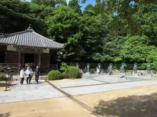 花山院菩提寺の庭園