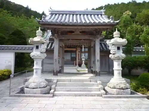 東正寺の山門