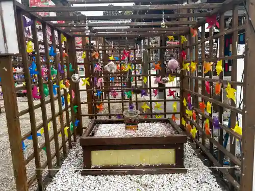 金井神社の{uncategorized: "未分類", other: "その他", undefined: "問題あり", building: "その他建物", grave: "お墓", sacred_gate: "鳥居", guardian: "狛犬", statue: "像", buddha: "仏像", history: "歴史", nature: "自然", garden: "庭園", animal: "動物", pagoda: "塔", temizu: "手水舎", mountain_gate: "山門・神門", sanctuary: "本殿・本堂", subordinate: "末社・摂社", art: "芸術", scenery: "景色", jizo: "地蔵", ema: "絵馬", goshuin: "御朱印", omikuji: "おみくじ", items: "授与品その他", amulet: "お守り", goshuincho: "御朱印帳", eats: "食事", festival: "お祭り", votive_dance: "神楽", shichigosan: "七五三参", wedding: "結婚式", experience: "体験その他", initially: "初詣", around: "周辺", anti_infection: "感染症対策"}