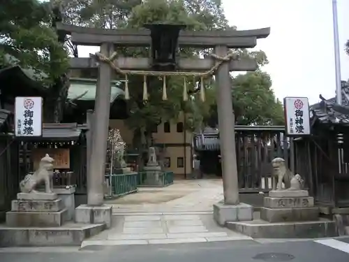 海老江八坂神社の鳥居