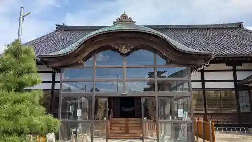 徳城寺の本殿・本堂