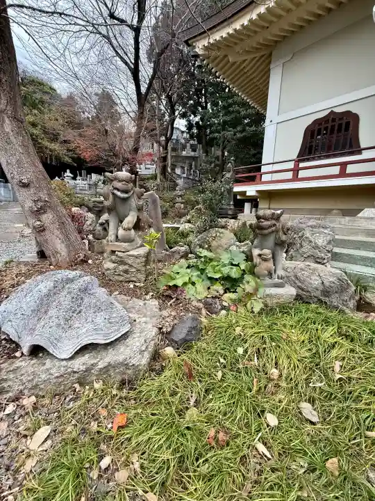 心岩寺の{uncategorized: "未分類", other: "その他", undefined: "問題あり", building: "その他建物", grave: "お墓", sacred_gate: "鳥居", guardian: "狛犬", statue: "像", buddha: "仏像", history: "歴史", nature: "自然", garden: "庭園", animal: "動物", pagoda: "塔", temizu: "手水舎", mountain_gate: "山門・神門", sanctuary: "本殿・本堂", subordinate: "末社・摂社", art: "芸術", scenery: "景色", jizo: "地蔵", ema: "絵馬", goshuin: "御朱印", omikuji: "おみくじ", items: "授与品その他", amulet: "お守り", goshuincho: "御朱印帳", eats: "食事", festival: "お祭り", votive_dance: "神楽", shichigosan: "七五三参", wedding: "結婚式", experience: "体験その他", initially: "初詣", around: "周辺", anti_infection: "感染症対策"}