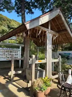 思金神社の{uncategorized: "未分類", other: "その他", undefined: "問題あり", building: "その他建物", grave: "お墓", sacred_gate: "鳥居", guardian: "狛犬", statue: "像", buddha: "仏像", history: "歴史", nature: "自然", garden: "庭園", animal: "動物", pagoda: "塔", temizu: "手水舎", mountain_gate: "山門・神門", sanctuary: "本殿・本堂", subordinate: "末社・摂社", art: "芸術", scenery: "景色", jizo: "地蔵", ema: "絵馬", goshuin: "御朱印", omikuji: "おみくじ", items: "授与品その他", amulet: "お守り", goshuincho: "御朱印帳", eats: "食事", festival: "お祭り", votive_dance: "神楽", shichigosan: "七五三参", wedding: "結婚式", experience: "体験その他", initially: "初詣", around: "周辺", anti_infection: "感染症対策"}
