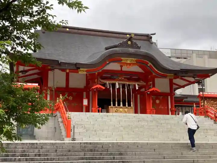 花園神社の本殿・本堂