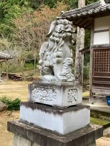 伊福部神社の狛犬