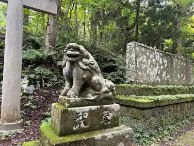 十和田神社の{uncategorized: "未分類", other: "その他", undefined: "問題あり", building: "その他建物", grave: "お墓", sacred_gate: "鳥居", guardian: "狛犬", statue: "像", buddha: "仏像", history: "歴史", nature: "自然", garden: "庭園", animal: "動物", pagoda: "塔", temizu: "手水舎", mountain_gate: "山門・神門", sanctuary: "本殿・本堂", subordinate: "末社・摂社", art: "芸術", scenery: "景色", jizo: "地蔵", ema: "絵馬", goshuin: "御朱印", omikuji: "おみくじ", items: "授与品その他", amulet: "お守り", goshuincho: "御朱印帳", eats: "食事", festival: "お祭り", votive_dance: "神楽", shichigosan: "七五三参", wedding: "結婚式", experience: "体験その他", initially: "初詣", around: "周辺", anti_infection: "感染症対策"}