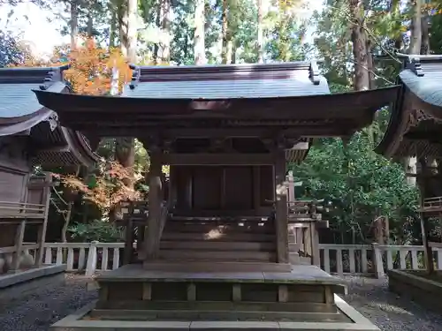 彌彦神社の末社・摂社