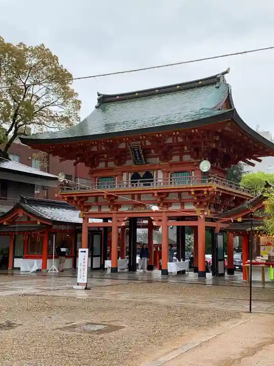 生田神社の山門・神門
