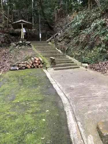 比都佐神社の建物その他