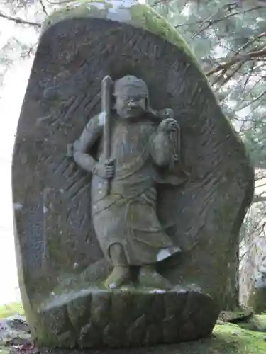 甲斐駒ヶ岳神社の像