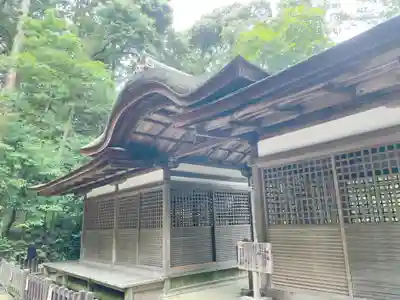 石上神宮の山門・神門