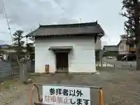 氷鉋神社の{uncategorized: "未分類", other: "その他", undefined: "問題あり", building: "その他建物", grave: "お墓", sacred_gate: "鳥居", guardian: "狛犬", statue: "像", buddha: "仏像", history: "歴史", nature: "自然", garden: "庭園", animal: "動物", pagoda: "塔", temizu: "手水舎", mountain_gate: "山門・神門", sanctuary: "本殿・本堂", subordinate: "末社・摂社", art: "芸術", scenery: "景色", jizo: "地蔵", ema: "絵馬", goshuin: "御朱印", omikuji: "おみくじ", items: "授与品その他", amulet: "お守り", goshuincho: "御朱印帳", eats: "食事", festival: "お祭り", votive_dance: "神楽", shichigosan: "七五三参", wedding: "結婚式", experience: "体験その他", initially: "初詣", around: "周辺", anti_infection: "感染症対策"}