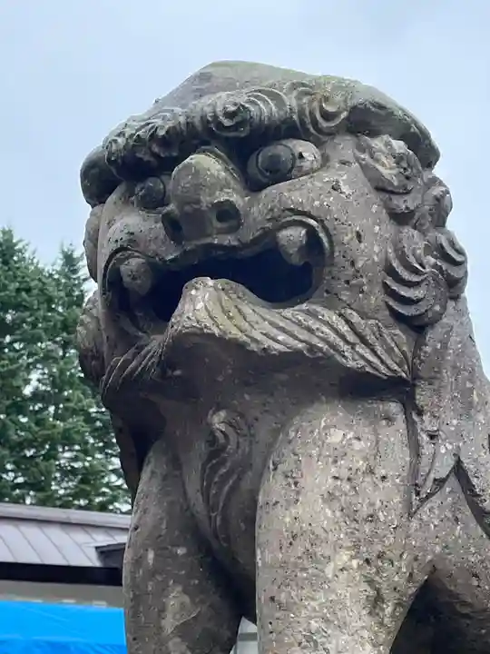 女満別神社の狛犬