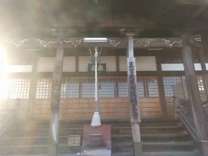 明王寺の本殿・本堂