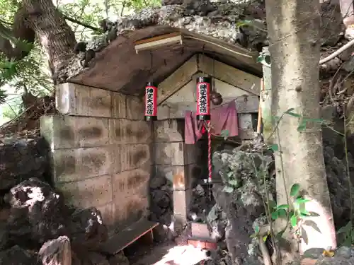 明王院（満願寺別院）の末社・摂社