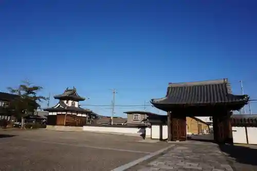 雲龍山 本證寺の山門・神門