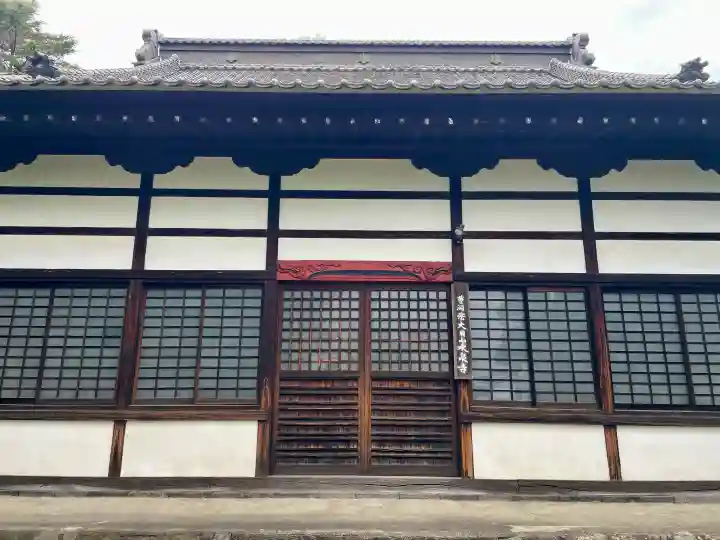 永泉寺の{uncategorized: "未分類", other: "その他", undefined: "問題あり", building: "その他建物", grave: "お墓", sacred_gate: "鳥居", guardian: "狛犬", statue: "像", buddha: "仏像", history: "歴史", nature: "自然", garden: "庭園", animal: "動物", pagoda: "塔", temizu: "手水舎", mountain_gate: "山門・神門", sanctuary: "本殿・本堂", subordinate: "末社・摂社", art: "芸術", scenery: "景色", jizo: "地蔵", ema: "絵馬", goshuin: "御朱印", omikuji: "おみくじ", items: "授与品その他", amulet: "お守り", goshuincho: "御朱印帳", eats: "食事", festival: "お祭り", votive_dance: "神楽", shichigosan: "七五三参", wedding: "結婚式", experience: "体験その他", initially: "初詣", around: "周辺", anti_infection: "感染症対策"}