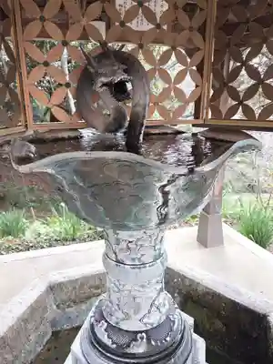 宮地嶽神社の手水舎