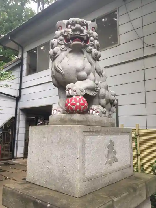 神明氷川神社の狛犬