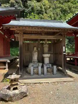 大福寺の{uncategorized: "未分類", other: "その他", undefined: "問題あり", building: "その他建物", grave: "お墓", sacred_gate: "鳥居", guardian: "狛犬", statue: "像", buddha: "仏像", history: "歴史", nature: "自然", garden: "庭園", animal: "動物", pagoda: "塔", temizu: "手水舎", mountain_gate: "山門・神門", sanctuary: "本殿・本堂", subordinate: "末社・摂社", art: "芸術", scenery: "景色", jizo: "地蔵", ema: "絵馬", goshuin: "御朱印", omikuji: "おみくじ", items: "授与品その他", amulet: "お守り", goshuincho: "御朱印帳", eats: "食事", festival: "お祭り", votive_dance: "神楽", shichigosan: "七五三参", wedding: "結婚式", experience: "体験その他", initially: "初詣", around: "周辺", anti_infection: "感染症対策"}