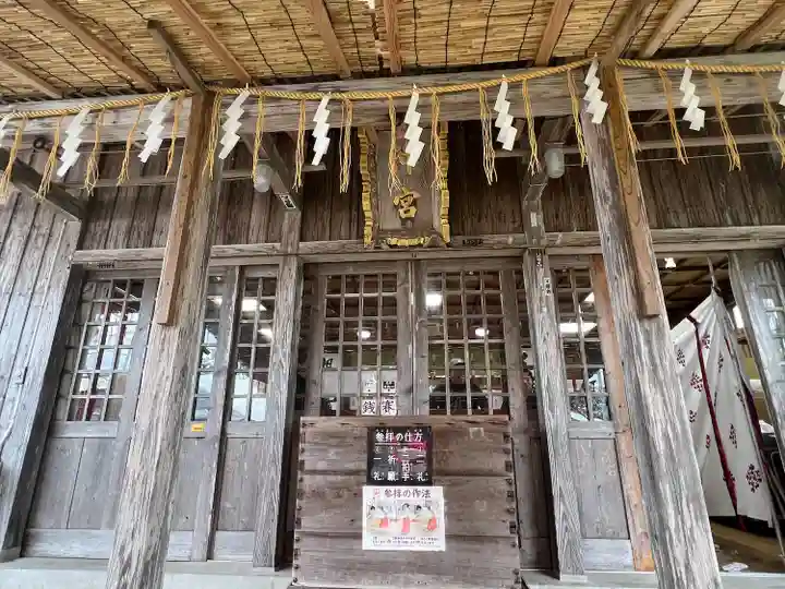 沖宮の本殿・本堂