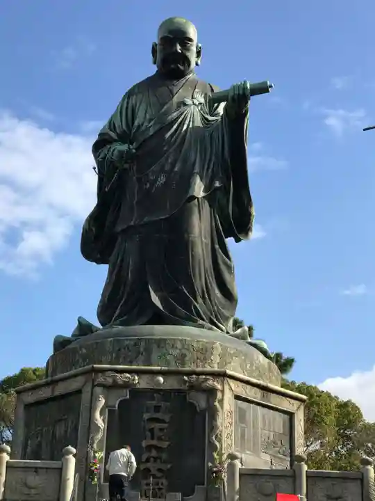 日蓮上人銅像護持教会(身延山福岡別院)(福岡県)