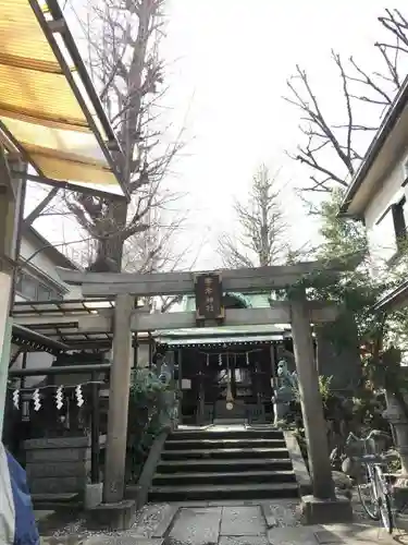 寄木神社の鳥居