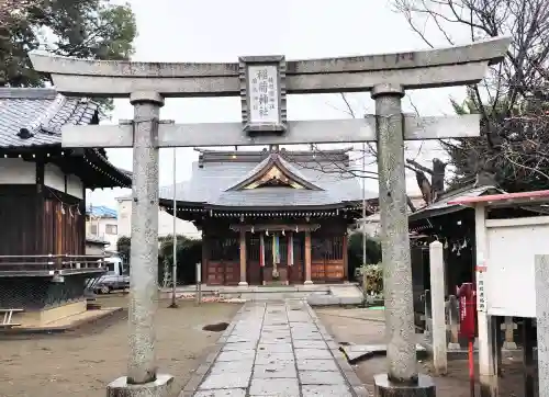 猿田彦神社(本天沼稲荷神社境外摂社)の{uncategorized: "未分類", other: "その他", undefined: "問題あり", building: "その他建物", grave: "お墓", sacred_gate: "鳥居", guardian: "狛犬", statue: "像", buddha: "仏像", history: "歴史", nature: "自然", garden: "庭園", animal: "動物", pagoda: "塔", temizu: "手水舎", mountain_gate: "山門・神門", sanctuary: "本殿・本堂", subordinate: "末社・摂社", art: "芸術", scenery: "景色", jizo: "地蔵", ema: "絵馬", goshuin: "御朱印", omikuji: "おみくじ", items: "授与品その他", amulet: "お守り", goshuincho: "御朱印帳", eats: "食事", festival: "お祭り", votive_dance: "神楽", shichigosan: "七五三参", wedding: "結婚式", experience: "体験その他", initially: "初詣", around: "周辺", anti_infection: "感染症対策"}