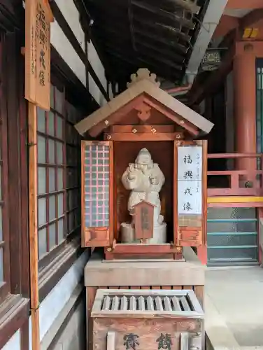 堀川戎神社の{uncategorized: "未分類", other: "その他", undefined: "問題あり", building: "その他建物", grave: "お墓", sacred_gate: "鳥居", guardian: "狛犬", statue: "像", buddha: "仏像", history: "歴史", nature: "自然", garden: "庭園", animal: "動物", pagoda: "塔", temizu: "手水舎", mountain_gate: "山門・神門", sanctuary: "本殿・本堂", subordinate: "末社・摂社", art: "芸術", scenery: "景色", jizo: "地蔵", ema: "絵馬", goshuin: "御朱印", omikuji: "おみくじ", items: "授与品その他", amulet: "お守り", goshuincho: "御朱印帳", eats: "食事", festival: "お祭り", votive_dance: "神楽", shichigosan: "七五三参", wedding: "結婚式", experience: "体験その他", initially: "初詣", around: "周辺", anti_infection: "感染症対策"}