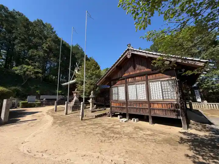 倉神社の{uncategorized: "未分類", other: "その他", undefined: "問題あり", building: "その他建物", grave: "お墓", sacred_gate: "鳥居", guardian: "狛犬", statue: "像", buddha: "仏像", history: "歴史", nature: "自然", garden: "庭園", animal: "動物", pagoda: "塔", temizu: "手水舎", mountain_gate: "山門・神門", sanctuary: "本殿・本堂", subordinate: "末社・摂社", art: "芸術", scenery: "景色", jizo: "地蔵", ema: "絵馬", goshuin: "御朱印", omikuji: "おみくじ", items: "授与品その他", amulet: "お守り", goshuincho: "御朱印帳", eats: "食事", festival: "お祭り", votive_dance: "神楽", shichigosan: "七五三参", wedding: "結婚式", experience: "体験その他", initially: "初詣", around: "周辺", anti_infection: "感染症対策"}