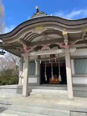 氷川神社の{uncategorized: "未分類", other: "その他", undefined: "問題あり", building: "その他建物", grave: "お墓", sacred_gate: "鳥居", guardian: "狛犬", statue: "像", buddha: "仏像", history: "歴史", nature: "自然", garden: "庭園", animal: "動物", pagoda: "塔", temizu: "手水舎", mountain_gate: "山門・神門", sanctuary: "本殿・本堂", subordinate: "末社・摂社", art: "芸術", scenery: "景色", jizo: "地蔵", ema: "絵馬", goshuin: "御朱印", omikuji: "おみくじ", items: "授与品その他", amulet: "お守り", goshuincho: "御朱印帳", eats: "食事", festival: "お祭り", votive_dance: "神楽", shichigosan: "七五三参", wedding: "結婚式", experience: "体験その他", initially: "初詣", around: "周辺", anti_infection: "感染症対策"}
