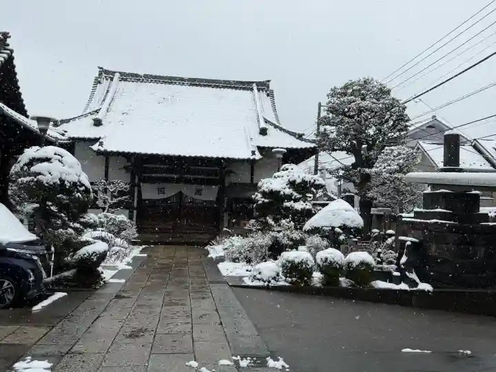 一乗寺の{uncategorized: "未分類", other: "その他", undefined: "問題あり", building: "その他建物", grave: "お墓", sacred_gate: "鳥居", guardian: "狛犬", statue: "像", buddha: "仏像", history: "歴史", nature: "自然", garden: "庭園", animal: "動物", pagoda: "塔", temizu: "手水舎", mountain_gate: "山門・神門", sanctuary: "本殿・本堂", subordinate: "末社・摂社", art: "芸術", scenery: "景色", jizo: "地蔵", ema: "絵馬", goshuin: "御朱印", omikuji: "おみくじ", items: "授与品その他", amulet: "お守り", goshuincho: "御朱印帳", eats: "食事", festival: "お祭り", votive_dance: "神楽", shichigosan: "七五三参", wedding: "結婚式", experience: "体験その他", initially: "初詣", around: "周辺", anti_infection: "感染症対策"}