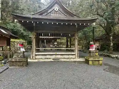 貴船神社奥宮の{uncategorized: "未分類", other: "その他", undefined: "問題あり", building: "その他建物", grave: "お墓", sacred_gate: "鳥居", guardian: "狛犬", statue: "像", buddha: "仏像", history: "歴史", nature: "自然", garden: "庭園", animal: "動物", pagoda: "塔", temizu: "手水舎", mountain_gate: "山門・神門", sanctuary: "本殿・本堂", subordinate: "末社・摂社", art: "芸術", scenery: "景色", jizo: "地蔵", ema: "絵馬", goshuin: "御朱印", omikuji: "おみくじ", items: "授与品その他", amulet: "お守り", goshuincho: "御朱印帳", eats: "食事", festival: "お祭り", votive_dance: "神楽", shichigosan: "七五三参", wedding: "結婚式", experience: "体験その他", initially: "初詣", around: "周辺", anti_infection: "感染症対策"}