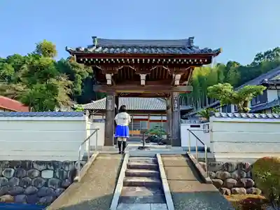 龍洞院の山門・神門