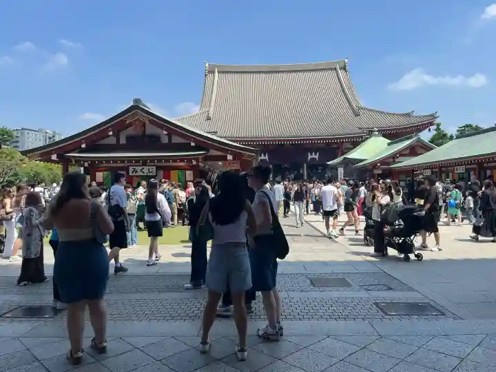 浅草寺の{uncategorized: "未分類", other: "その他", undefined: "問題あり", building: "その他建物", grave: "お墓", sacred_gate: "鳥居", guardian: "狛犬", statue: "像", buddha: "仏像", history: "歴史", nature: "自然", garden: "庭園", animal: "動物", pagoda: "塔", temizu: "手水舎", mountain_gate: "山門・神門", sanctuary: "本殿・本堂", subordinate: "末社・摂社", art: "芸術", scenery: "景色", jizo: "地蔵", ema: "絵馬", goshuin: "御朱印", omikuji: "おみくじ", items: "授与品その他", amulet: "お守り", goshuincho: "御朱印帳", eats: "食事", festival: "お祭り", votive_dance: "神楽", shichigosan: "七五三参", wedding: "結婚式", experience: "体験その他", initially: "初詣", around: "周辺", anti_infection: "感染症対策"}