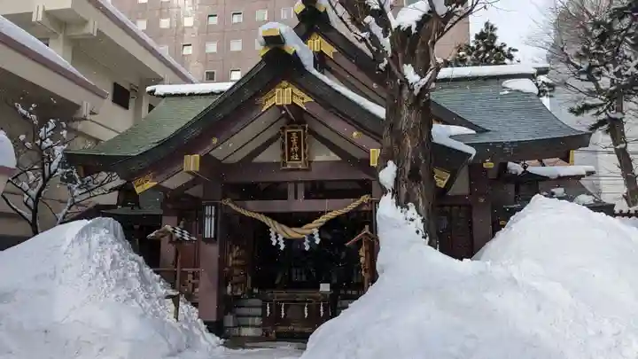 三吉神社の本殿・本堂