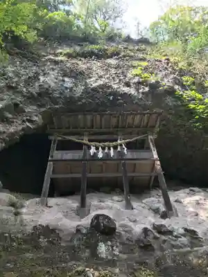 岩屋神社の末社・摂社