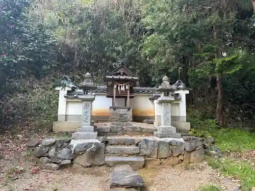 許世都比古命神社の末社