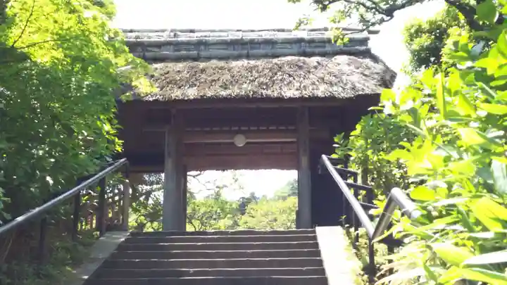 東慶寺の山門・神門