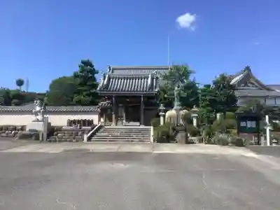 泉徳寺の山門・神門