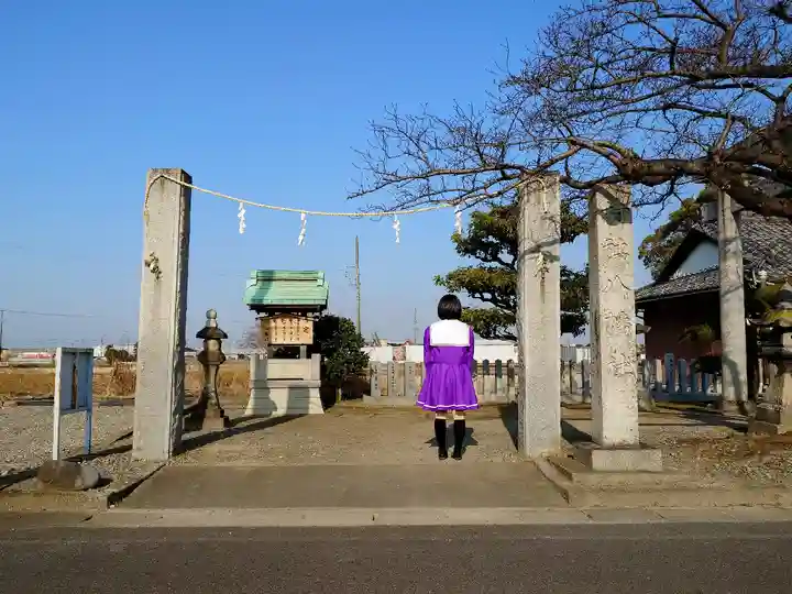 八幡社(鈴井町)の山門・神門
