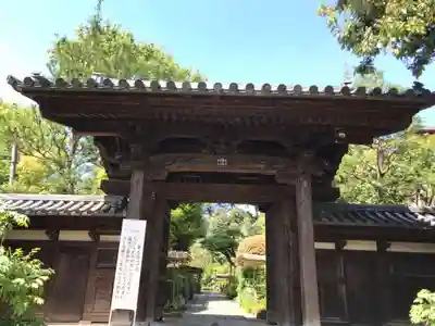 東長谷寺　薬王院の山門・神門
