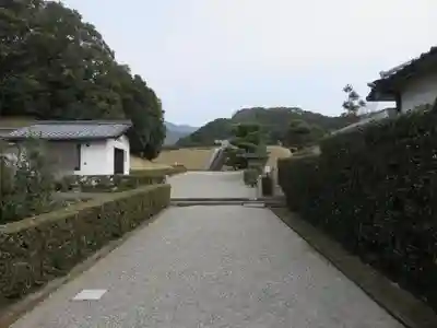 崇神天皇　山邊道勾岡上陵(奈良県)