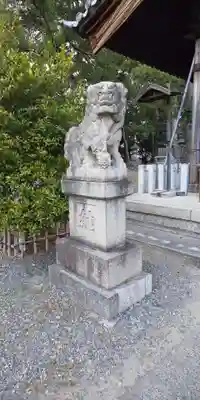 白山神社(木曽川町黒田)の狛犬