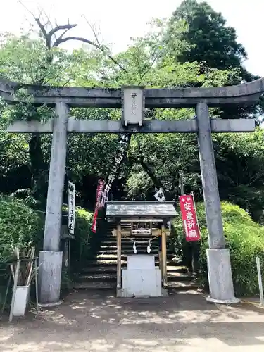 母智丘神社の鳥居