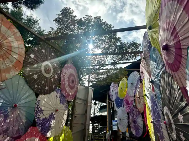 仙台八坂神社の{uncategorized: "未分類", other: "その他", undefined: "問題あり", building: "その他建物", grave: "お墓", sacred_gate: "鳥居", guardian: "狛犬", statue: "像", buddha: "仏像", history: "歴史", nature: "自然", garden: "庭園", animal: "動物", pagoda: "塔", temizu: "手水舎", mountain_gate: "山門・神門", sanctuary: "本殿・本堂", subordinate: "末社・摂社", art: "芸術", scenery: "景色", jizo: "地蔵", ema: "絵馬", goshuin: "御朱印", omikuji: "おみくじ", items: "授与品その他", amulet: "お守り", goshuincho: "御朱印帳", eats: "食事", festival: "お祭り", votive_dance: "神楽", shichigosan: "七五三参", wedding: "結婚式", experience: "体験その他", initially: "初詣", around: "周辺", anti_infection: "感染症対策"}